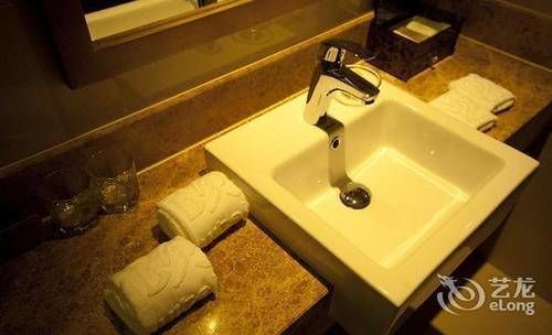 Heyi Hotel Hefei Changjiang Middle Road エクステリア 写真
